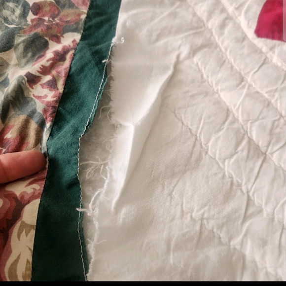 HANDMADE Dahlia Medallion Quilt Full Queen Patchwork Hand Quilted 80 x 94 FLAWS - Picture 6 of 8